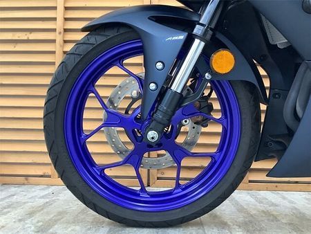 ヤマハ YZF-R25 【マル得】YZF-R25 リアキャリア・USB1ポート装備! 26