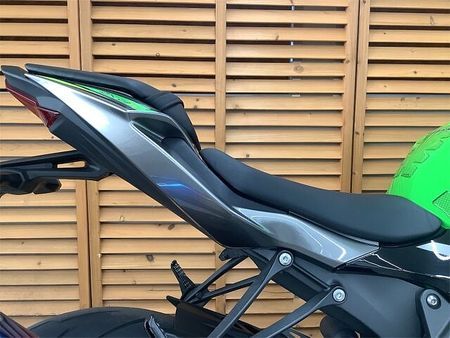 カワサキ ZX-6R ZX-6R 2019年モデル 国内仕様 トリックスター製スポーツコンバートマフラー装備! 19