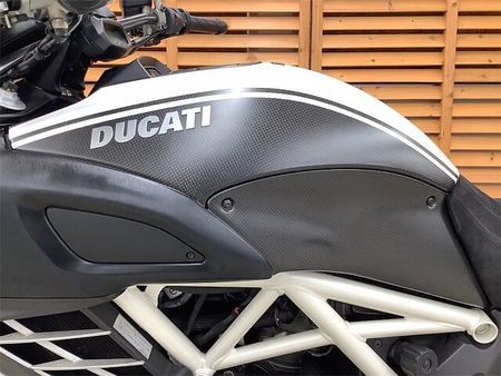 ドゥカティ DIAVEL CROMO ディアベル AMGスペシャルエディション 2012年モデル 10
