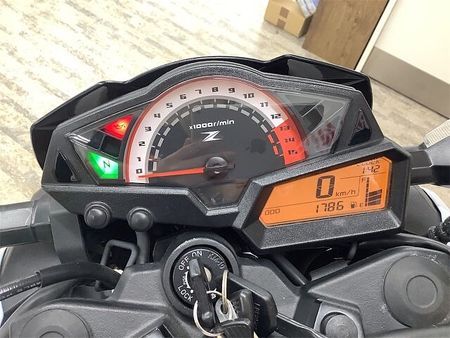 カワサキ Z250 【マル得】Z250 ベビーフェイス製エンジンスライダー装備 走行1786KM! 4