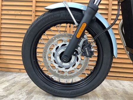 トライアンフ BONNEVILLE T100 ボンネビルT100 サイドパニアステー バーエンドミラー スクリーン装備!!! 18