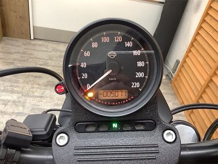 ハーレーダビッドソン XL883N SPORTSTER IRON XL883N 2人乗り仕様 走行5071KM! 5