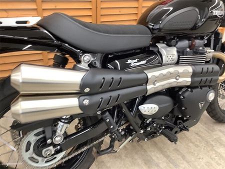 トライアンフ STREET SCRAMBLER ストリートスクランブラー リアキャリア ショートスクリーン装備! 15