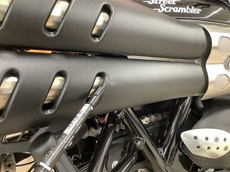 トライアンフ STREET SCRAMBLER ストリートスクランブラー リアキャリア ショートスクリーン装備! 30