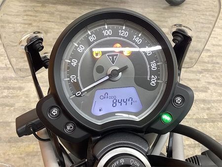 トライアンフ STREET SCRAMBLER ストリートスクランブラー リアキャリア ショートスクリーン装備! 4