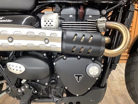 トライアンフ STREET SCRAMBLER ストリートスクランブラー リアキャリア ショートスクリーン装備! 9