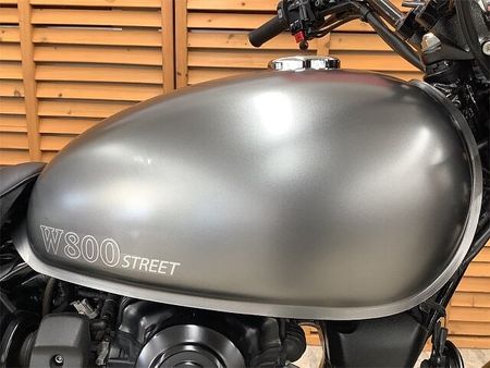 カワサキ W800 STREET W800ストリート ワンオーナー エンジンガード 8