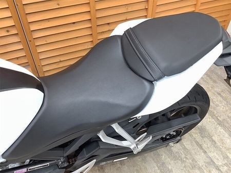 ホンダ CB125R CB125R 2018年モデル ヘルメットホルダー装備 17