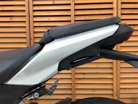 ホンダ CB125R CB125R 2018年モデル ヘルメットホルダー装備 19