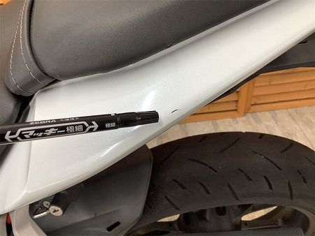 ホンダ CB125R CB125R 2018年モデル ヘルメットホルダー装備 32