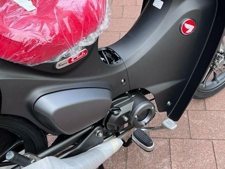 ホンダ スーパーカブC125 店頭現車無し、要取り寄せ車両。■店頭在庫が無い場合でもご注文頂き次第、お取り寄せ致します。 11