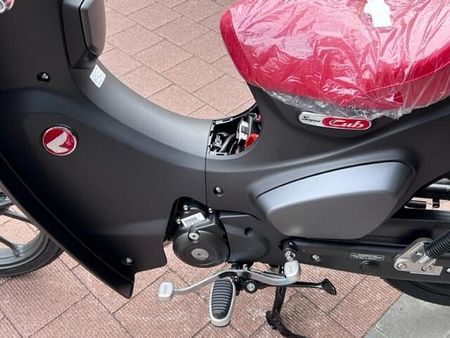 ホンダ スーパーカブC125 店頭現車無し、要取り寄せ車両。■店頭在庫が無い場合でもご注文頂き次第、お取り寄せ致します。 6