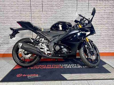 ヤマハ YZF-R15 【新車在庫あり】即納可能です! YZF-R15 1