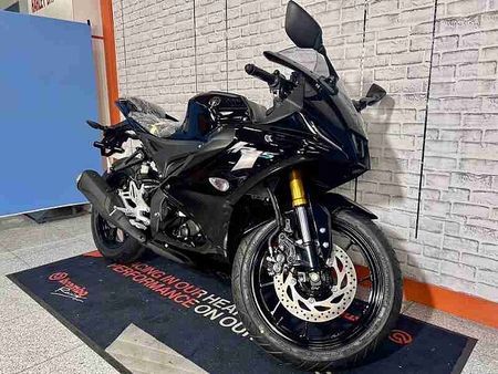 ヤマハ YZF-R15 【新車在庫あり】即納可能です! YZF-R15 2