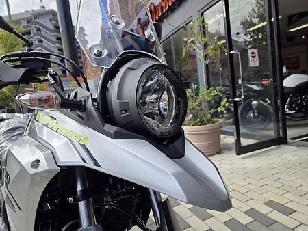 スズキ Vストローム250 【新車在庫あり】即納可能です! Vストローム250 4
