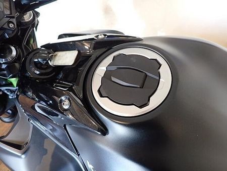 カワサキ Z650 当店で新車販売、整備してきたワンオーナー車!カスタム多数のお買い得車♪大型初心者にお勧め! 21