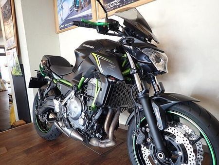 カワサキ Z650 当店で新車販売、整備してきたワンオーナー車!カスタム多数のお買い得車♪大型初心者にお勧め! 3