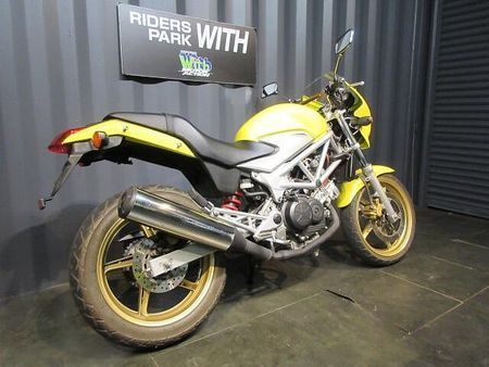 ホンダ VTR250 低走行車両☆足つきも良く、初めてのバイクにもピッタリです☆ 24