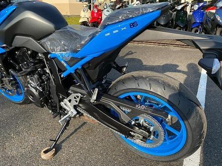 スズキ GSX-8S NEWモデル入荷しました!乗って楽しいバイク是非ご体感ください! 9