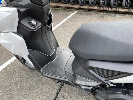 ヤマハ X FORCE 当店新車販売ワンオーナーの良質車両です。ピカピカの1台です。 11