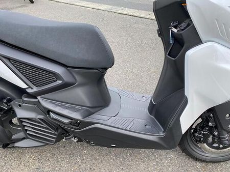 ヤマハ X FORCE 当店新車販売ワンオーナーの良質車両です。ピカピカの1台です。 6