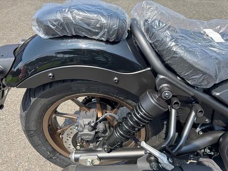 ホンダ レブル 250 Eクラッチ 店頭現車無し、要取り寄せ車両。 10