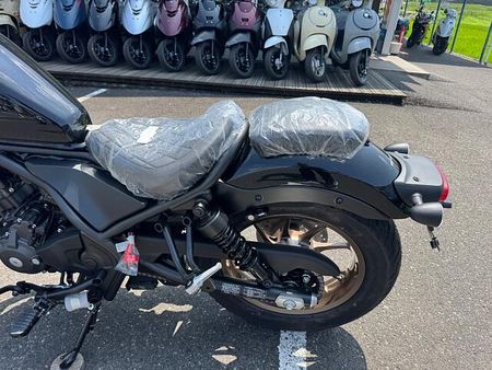 ホンダ レブル 250 Eクラッチ 店頭現車無し、要取り寄せ車両。 16