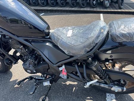 ホンダ レブル 250 Eクラッチ 店頭現車無し、要取り寄せ車両。 18