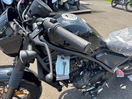 ホンダ レブル 250 Eクラッチ 店頭現車無し、要取り寄せ車両。 21
