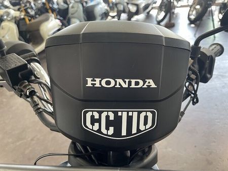 ホンダ クロスカブ110 クロスカブ110 2022年モデル レッグガードなどカスタム多数 22