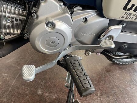 ホンダ クロスカブ110 クロスカブ110 2022年モデル レッグガードなどカスタム多数 36