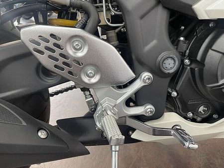ヤマハ YZF-R25 YZF-R25 WGP 60th Anniversary フェンダレス クイックシフター 38