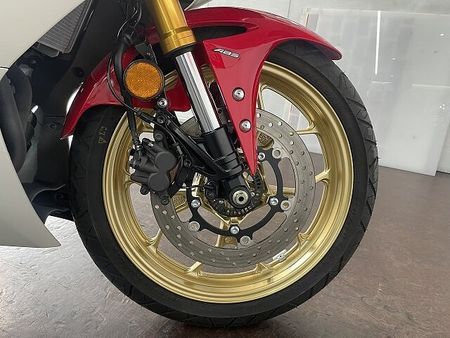 ヤマハ YZF-R25 YZF-R25 WGP 60th Anniversary フェンダレス クイックシフター 10