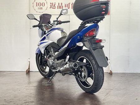 スズキ GSR250 GSR250 2013年モデル スクリーン リアボックス装備 5