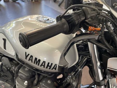 ヤマハ XJR1300 XJR1300-2 2015年モデル ビキニカウル エンジンスライダー 23