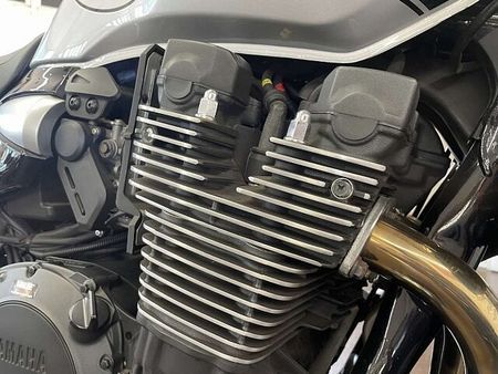 ヤマハ XJR1300 XJR1300-2 2015年モデル ビキニカウル エンジンスライダー 40