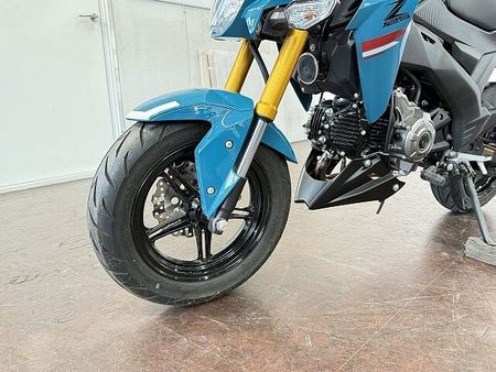 カワサキ Z125 プロ Z125PRO BEAMSマフラー トップケース装備 17