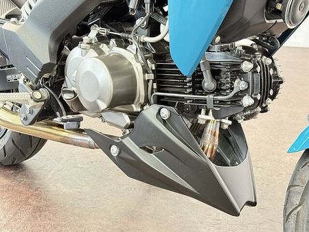 カワサキ Z125 プロ Z125PRO BEAMSマフラー トップケース装備 7