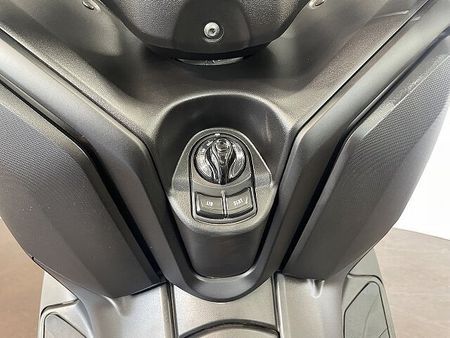 ヤマハ XMAX 250 XMAX ABS 2023年モデル 18