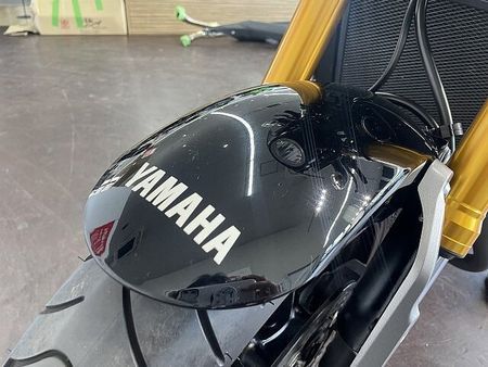 ヤマハ XSR900 XSR900 60thアニバーサリーモデル コアガード メーターバイザー 27
