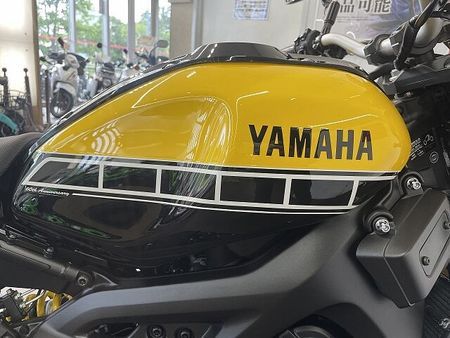 ヤマハ XSR900 XSR900 60thアニバーサリーモデル コアガード メーターバイザー 10