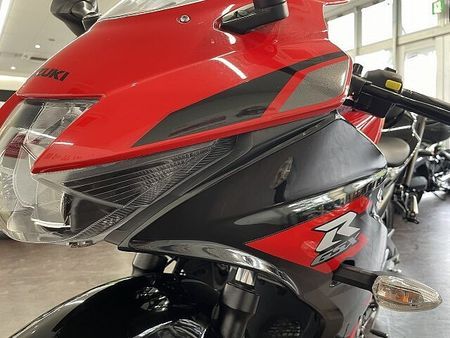 スズキ GSX-R125 GSX-R125 ABS リアキャリア装備 23