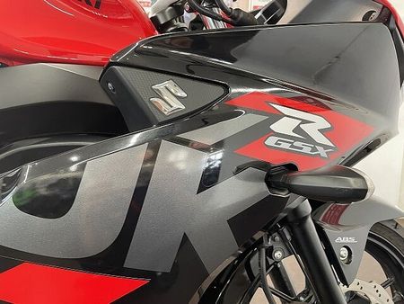 スズキ GSX-R125 GSX-R125 ABS リアキャリア装備 36