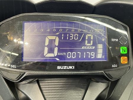 スズキ GSX-R125 GSX-R125 ABS リアキャリア装備 5