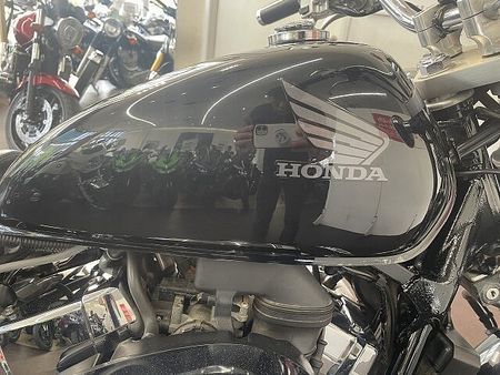 ホンダ VT400S VT400S エンジンガード バッグサポート USB電源 9