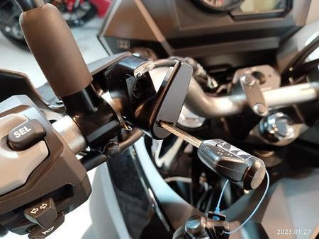 スズキ Vストローム650XT スズキVストローム650XT入荷致しました!エンジン機関良好☆当店1押車輌です☆ 21
