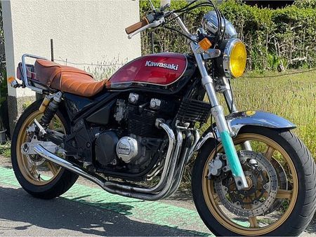 カワサキ ゼファー400 名変にて即乗り出来ます。※不在にしている場合が多い為、ご来店の際は必ず一度お電話下さい。 2