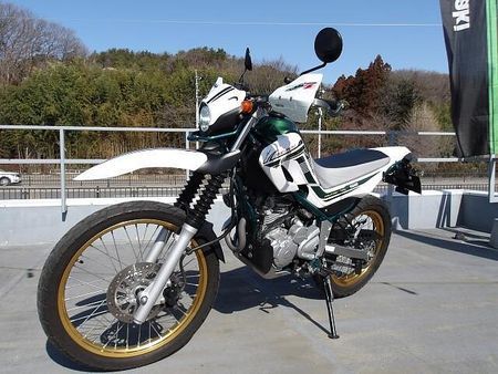 ヤマハ セロー 250 当店のお客様が新車から大切に乗られていた車両です。安心のミツバ製前後カメラ付きドラレコ付! 38