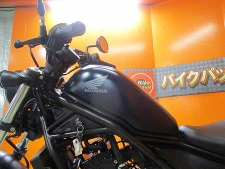 ホンダ レブル 250 モデルチェンジ後のレブル!ガーニッシュにシーソーペダルでクラシカル仕様にした一台ですよ!! 11