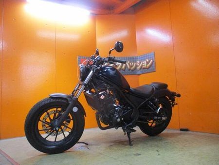 ホンダ レブル 250 モデルチェンジ後のレブル!ガーニッシュにシーソーペダルでクラシカル仕様にした一台ですよ!! 19